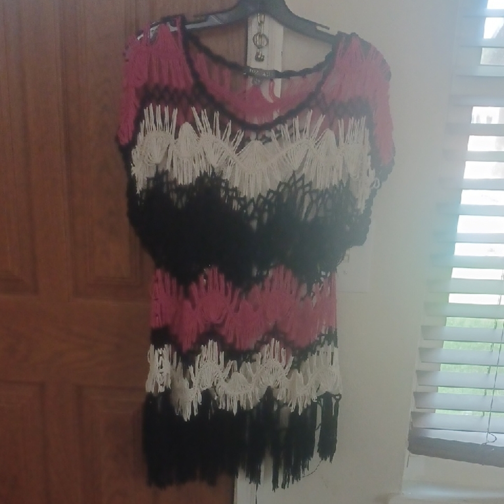 Roz & Ali Pink, Black, and White Knit Poncho